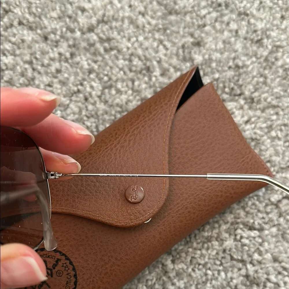 Ray-Ban Silver Aviator Sunglasses with Tan Case - Picture 4 of 6